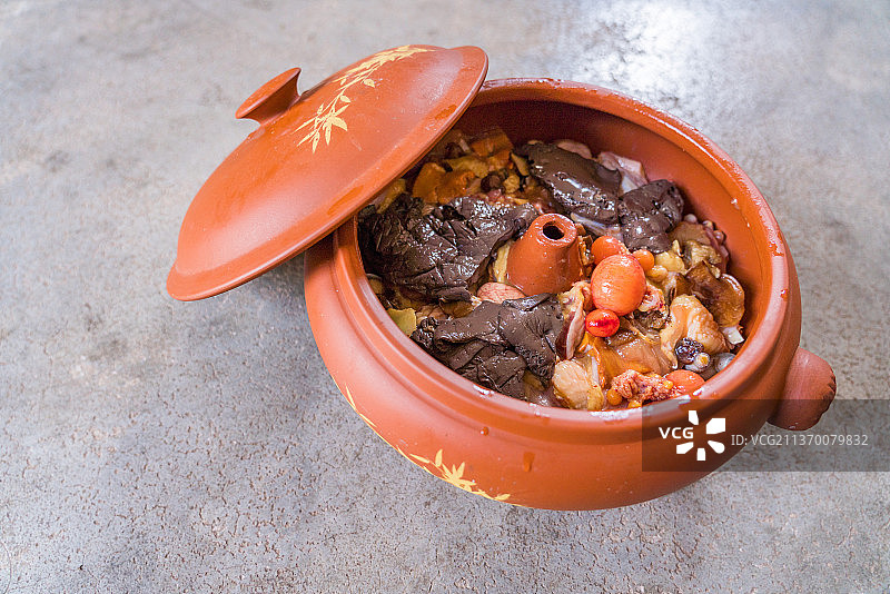 云南特色汽锅鸡图片素材