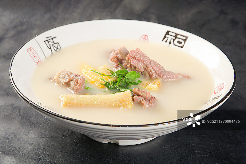 中餐美食-排骨玉米汤图片素材