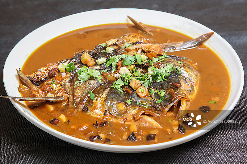 中餐美食-鱼头泡饼图片素材