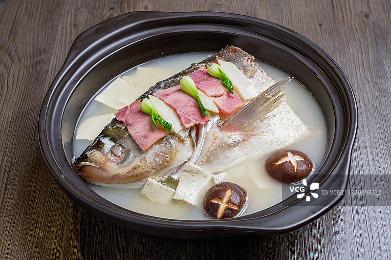 中餐美食-鱼头豆腐煲图片素材