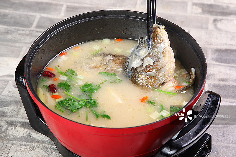 中餐美食-鱼头豆腐煲图片素材