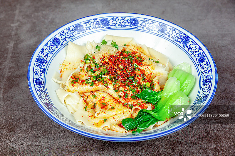 中餐美食-油泼面图片素材