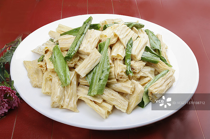 中餐美食-油麦烧腐竹图片素材