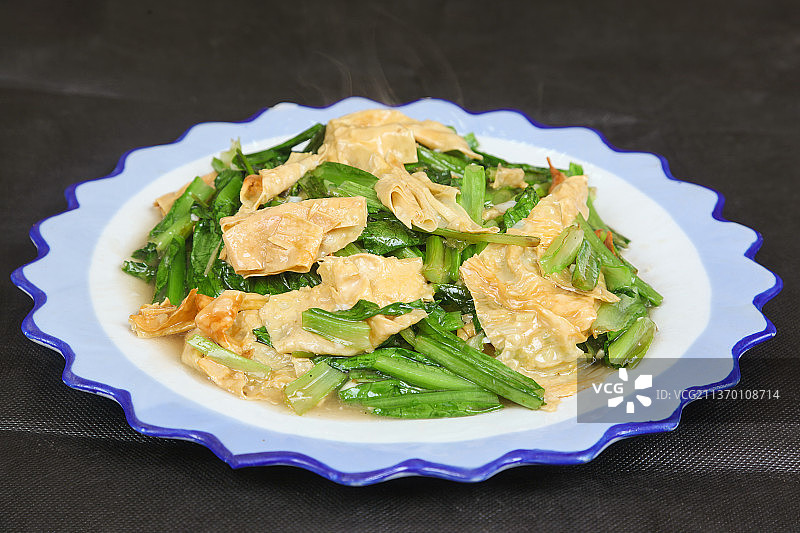 中餐美食-油麦烧腐竹图片素材