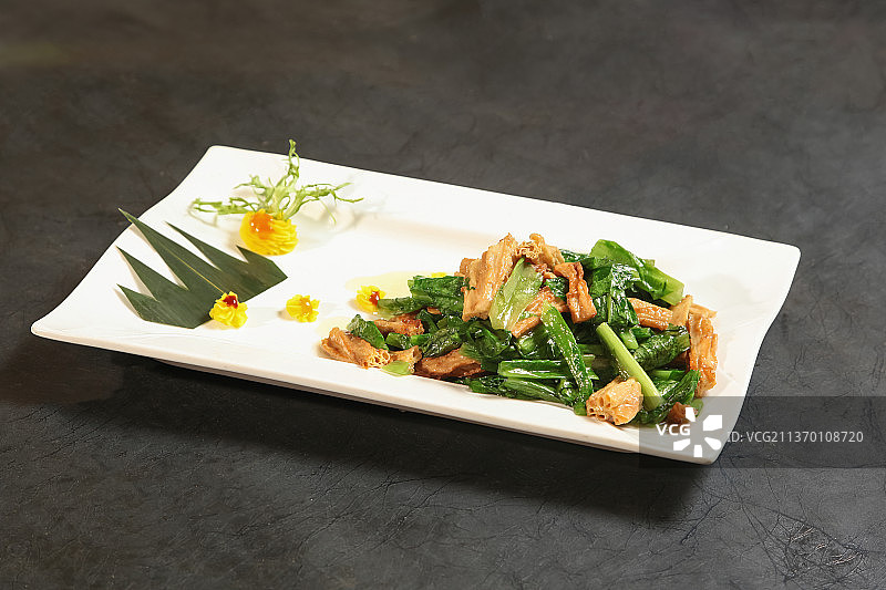 中餐美食-油麦烧腐竹图片素材