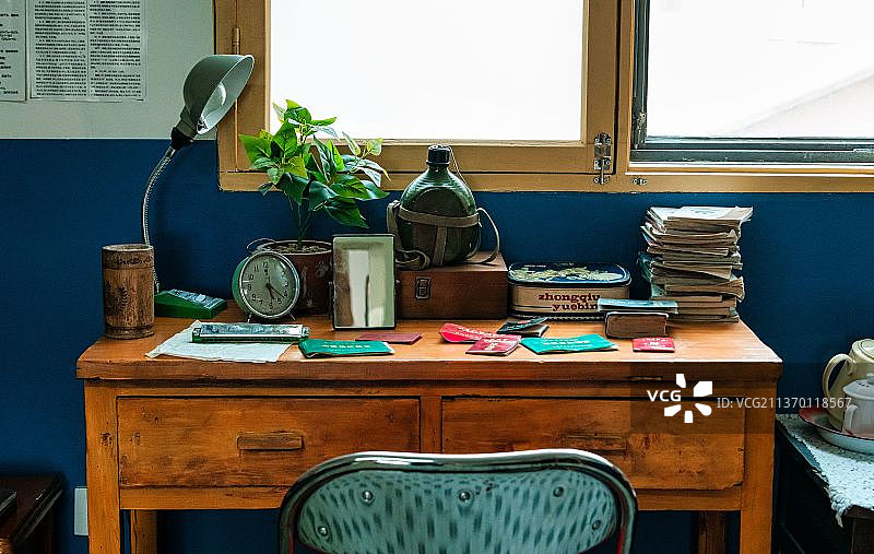 年代记忆－怀旧－儿时的书桌图片素材