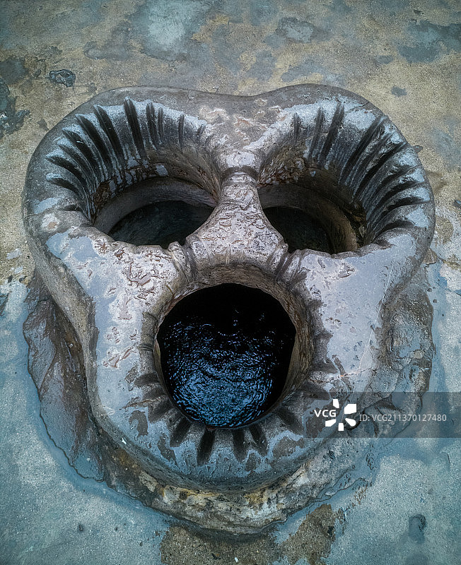 云南省红河州建水古城三眼井图片素材