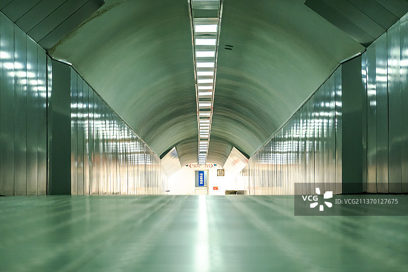 上海市人民广场地下通道图片素材