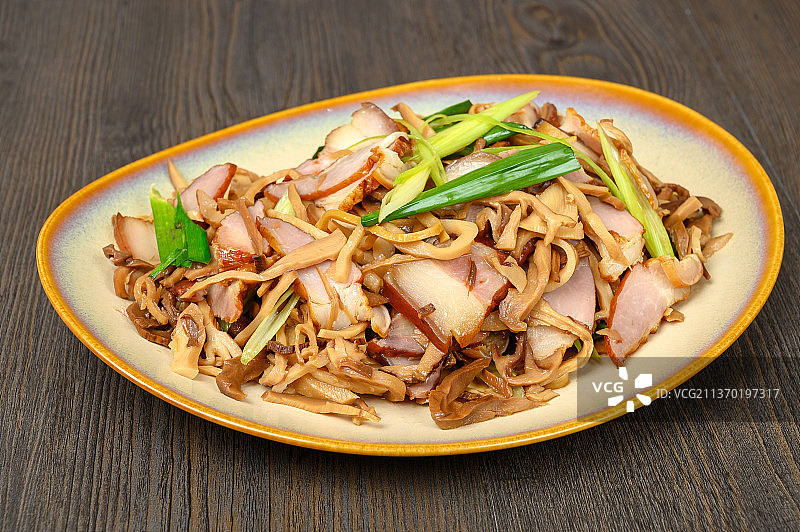 中餐美食-烟笋炒腊肉图片素材