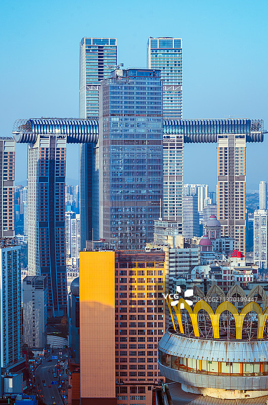 朝天杨帆图片素材