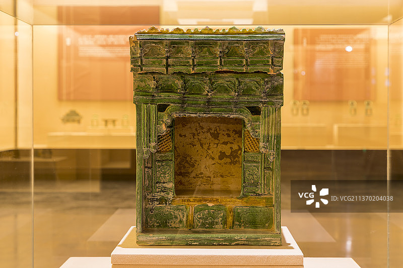 郑州大信家居博物馆——明三彩跋步床（明朝，山西晋城）图片素材