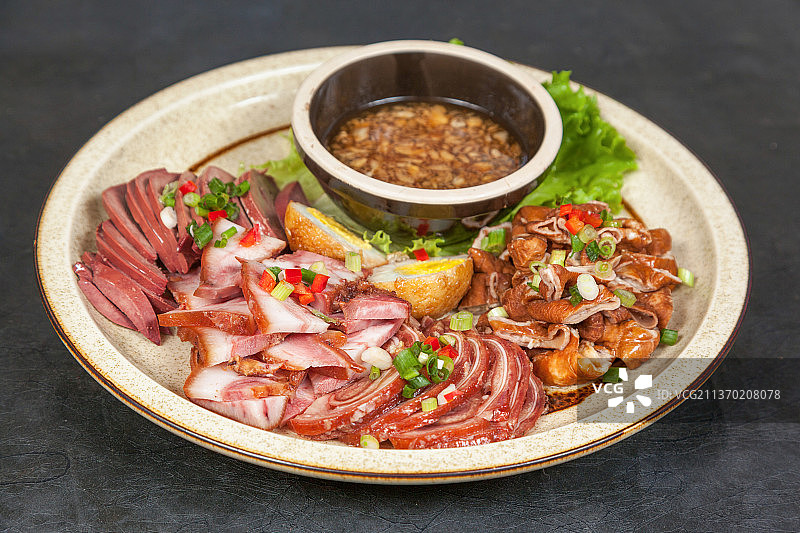 中餐美食-卤肉拼盘图片素材