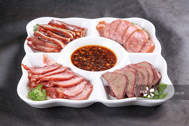 中餐美食-卤肉拼盘图片素材