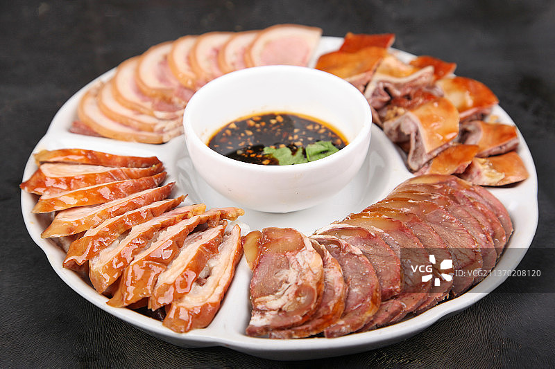 中餐美食-卤肉拼盘图片素材