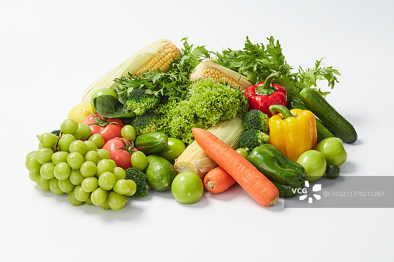 蔬菜堆放成不同造型图片素材