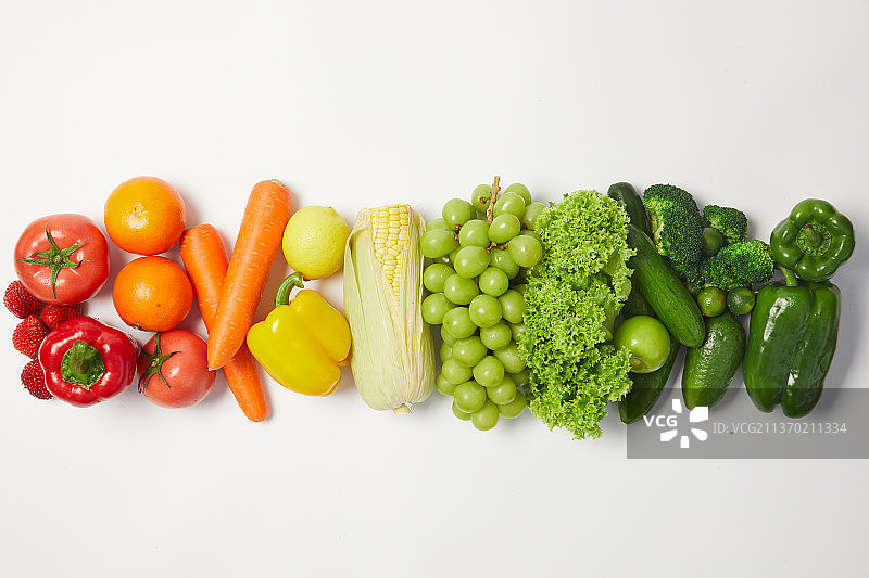 蔬菜堆放成不同造型图片素材