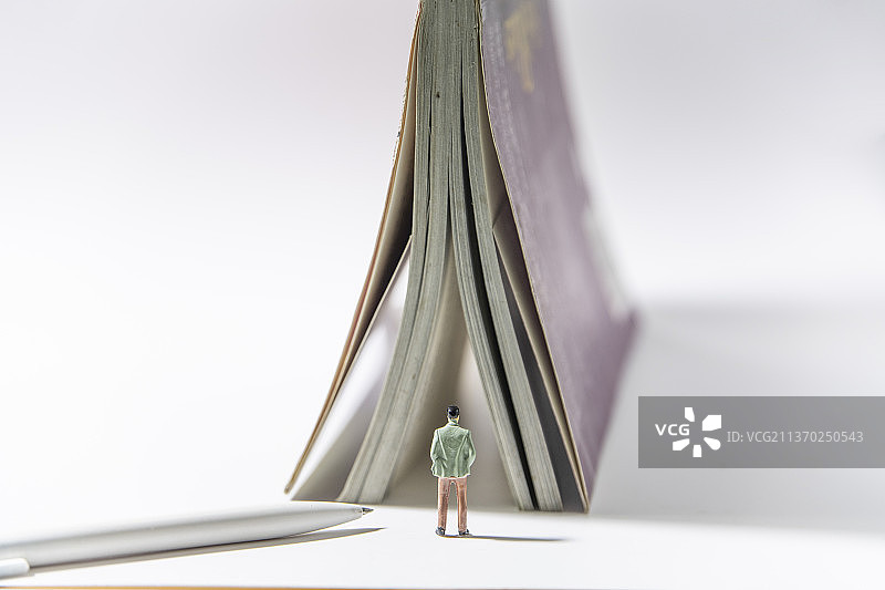 成人教育概念插图图片素材