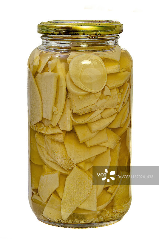 自制腌制Guariroba食品，白色背景下的罐子特写图片素材