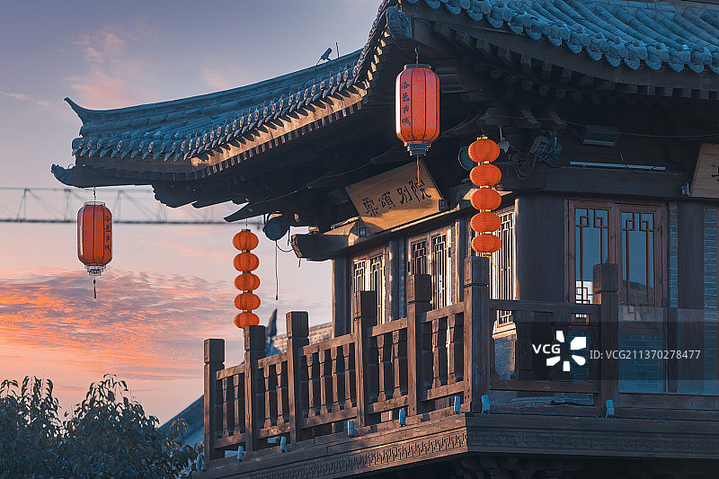 河南省洛阳市洛邑古城大红灯笼高高挂图片素材