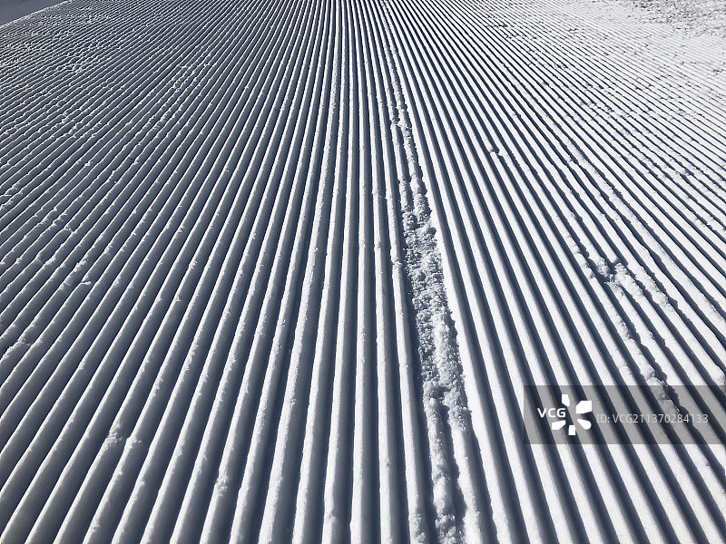 白色雪纹线条纹理背景，金属全画幅拍摄图片素材