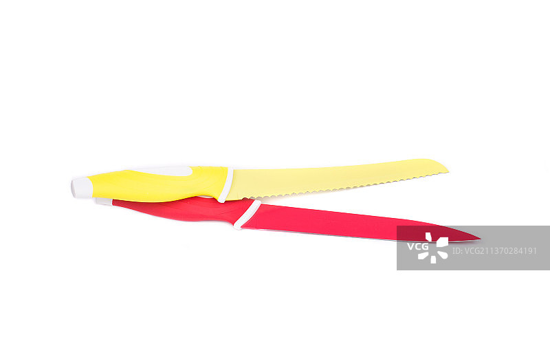 两把陶瓷刀，黄色钳子的特写，摩尔多瓦图片素材