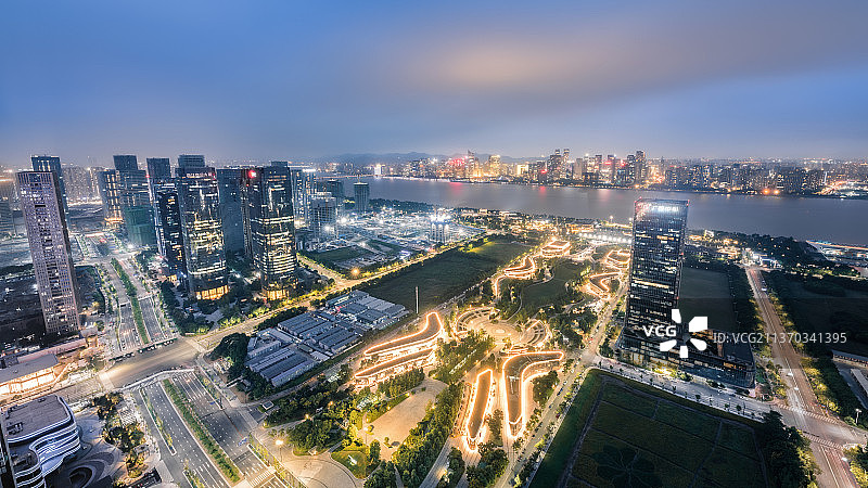 杭州萧山区钱江世纪城蓝调夜景图片素材