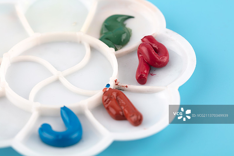 几种常用的颜色在色盘里图片素材