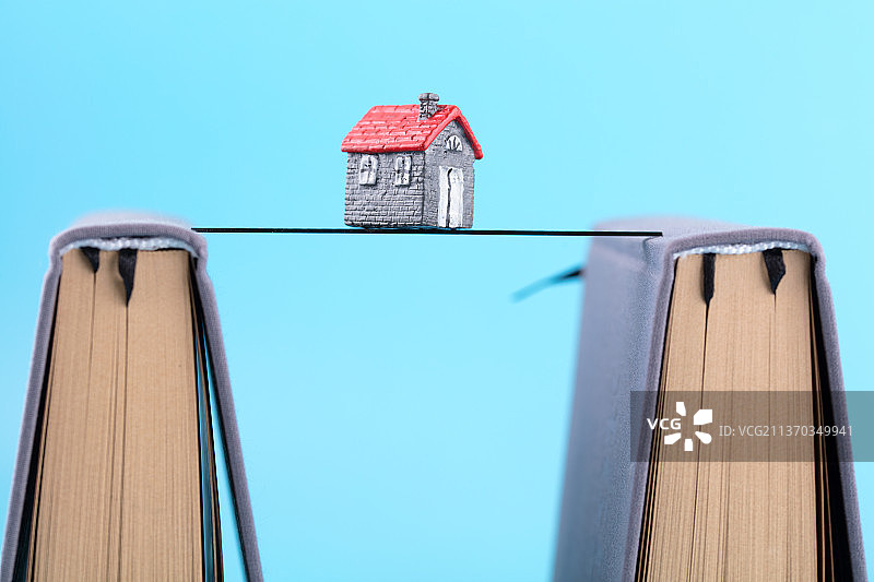 书本上的小房子学区房图片素材