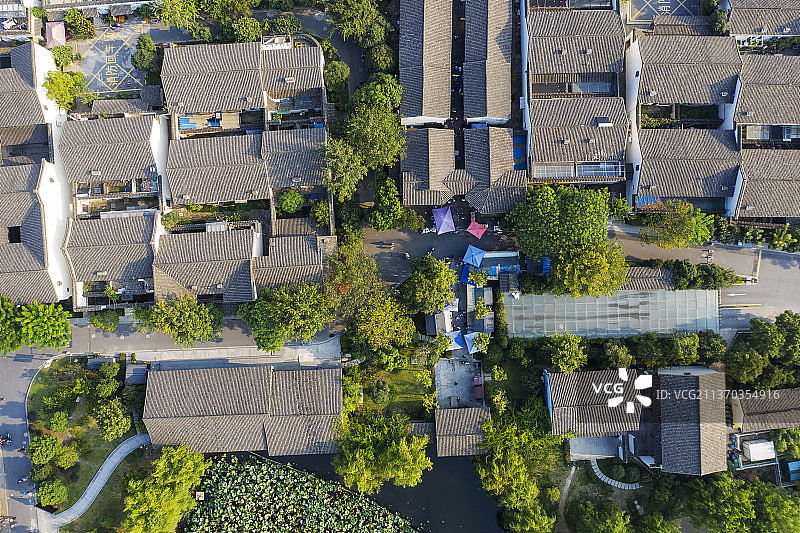 航拍杭州临平塘栖古镇屋面图片素材