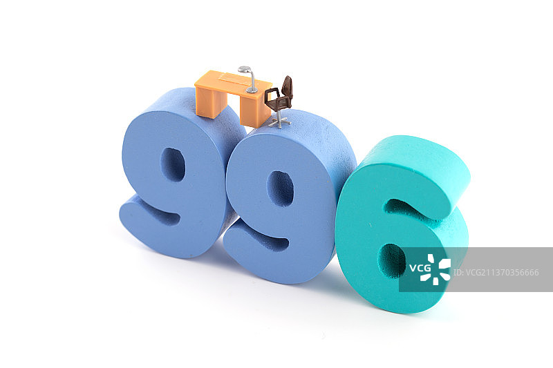 白背景上的996模型和工位图片素材