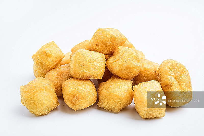 金黄色的油豆腐图片素材