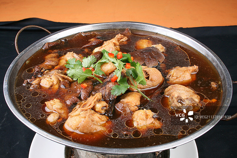 中餐美食-小鸡炖蘑菇图片素材