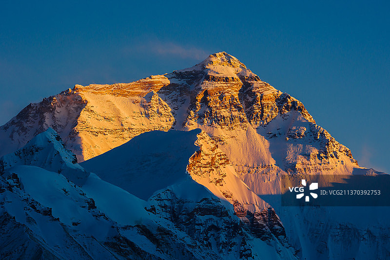 珠峰夕照图片素材