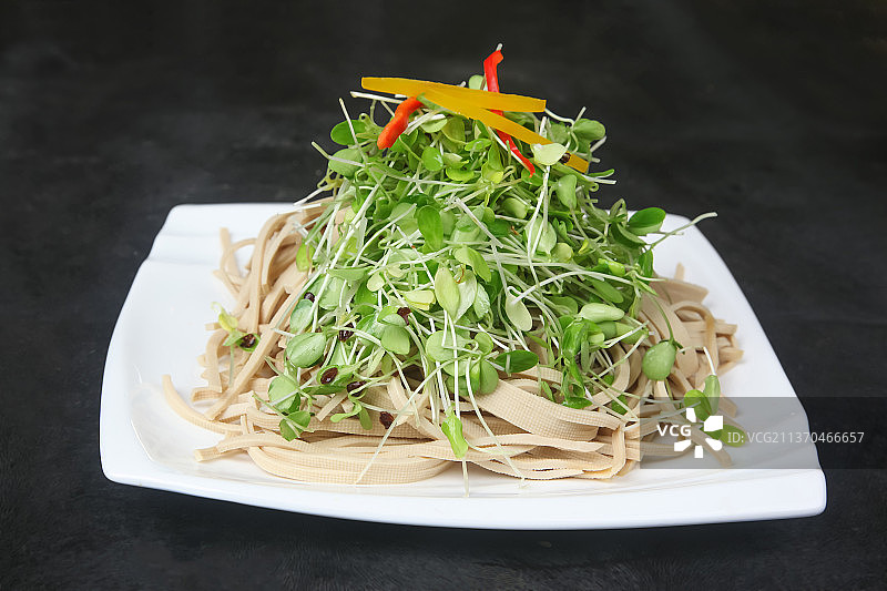 中餐美食-香椿苗拌豆腐丝图片素材