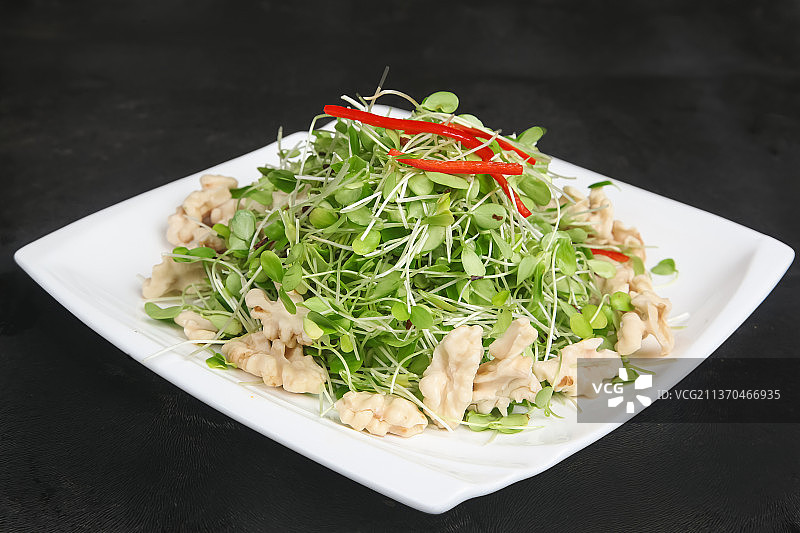 中餐美食-香椿苗拌桃仁图片素材