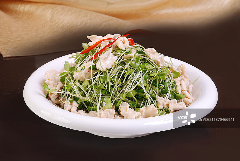 中餐美食-香椿苗拌桃仁图片素材