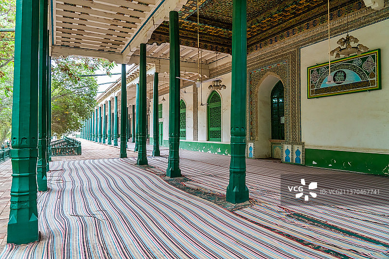 新疆喀什艾提尕尔清真寺内景图片素材