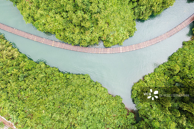航拍湖北恩施狮子关水上浮桥图片素材