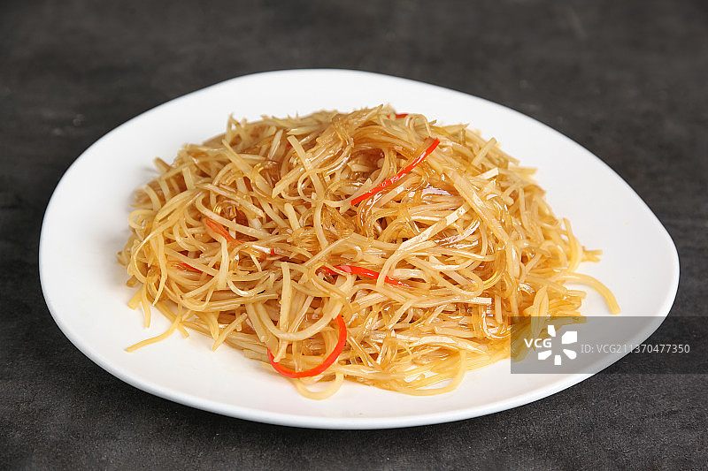 中餐美食-土豆丝炒粉条图片素材