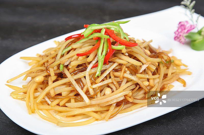 中餐美食-土豆丝炒粉条图片素材