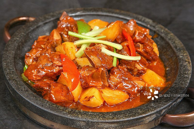 中餐美食-土豆烧牛肉图片素材
