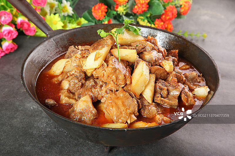 中餐美食-土豆烧牛肉图片素材