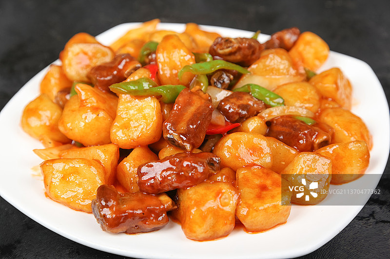 中餐美食-土豆烧牛肉图片素材