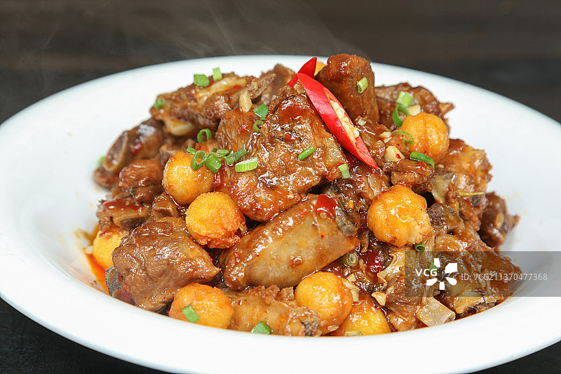 中餐美食-土豆烧牛肉图片素材