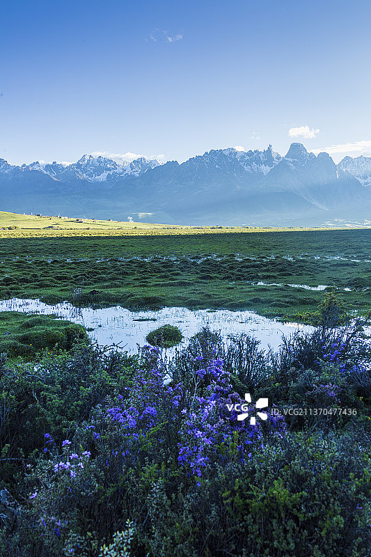 措普沟的早晨——四川   甘孜州   巴塘县  措普拉区   茶洛乡图片素材