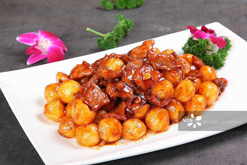 中餐美食-土豆红烧肉图片素材