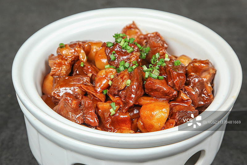中餐美食-土豆炖牛肉图片素材