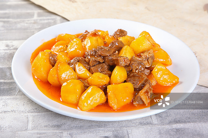 中餐美食-土豆炖牛肉图片素材