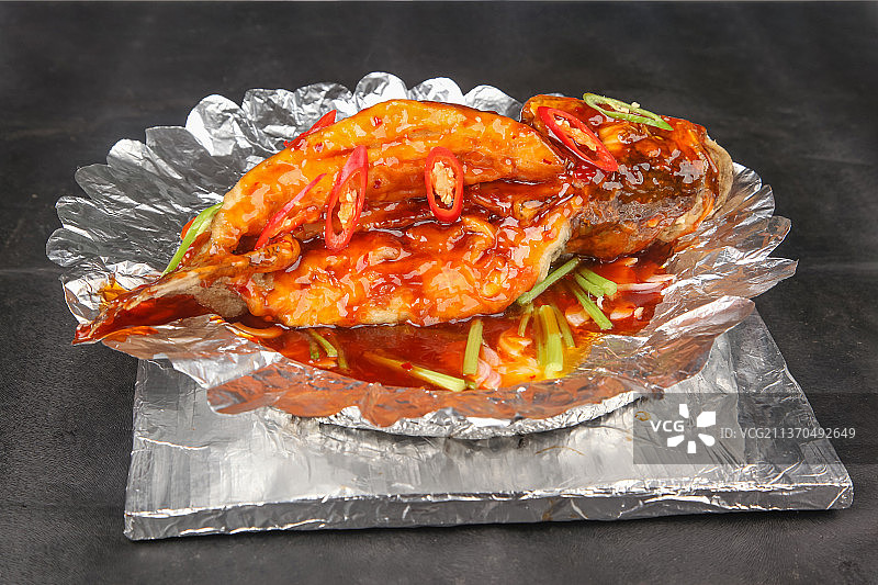 中餐美食-铁板烧汁鲈鱼图片素材