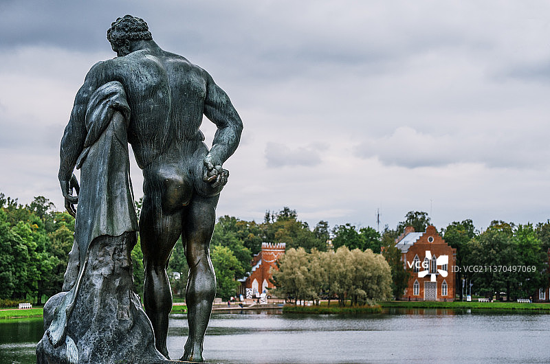 叶卡捷琳娜宫花园的雕像图片素材